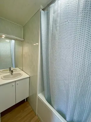 Salle de bains dans l'établissement T2 3 à 4 pers proche télécabine et centre village
