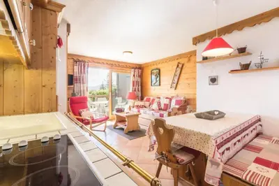 Coin salon dans l'établissement Résidence Alpages Du Chantel - Appartement 3 pièces 6 personnes MAE-5594
