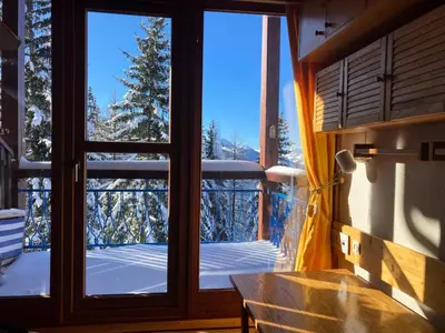 Vue générale sur la montagne ou vue sur la montagne depuis l'appartement