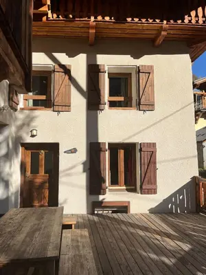 Balcon ou terrasse dans l'établissement Appartement 2 chambres avec poils à bois
