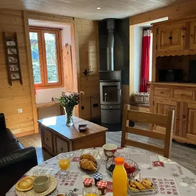 Appartement 2 chambres avec poils à bois