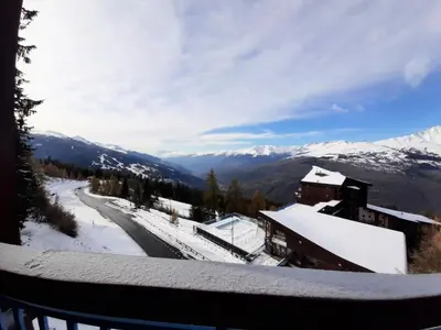 Vue générale sur la montagne ou vue sur la montagne depuis l'appartement