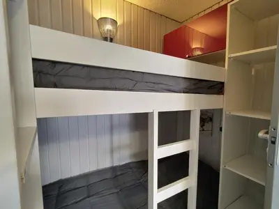 Un ou plusieurs lits dans un hébergement de l'établissement Studio cabine 2/3 pers avec grande terrasse et vue montagne à Aussois - FR-1-508B-51