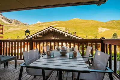 Vue générale sur la montagne ou vue sur la montagne depuis l'appartement