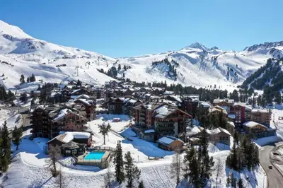 L'établissement La Marmotte ARC 1950 en hiver
