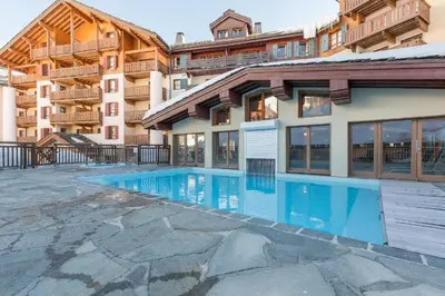 Piscine de l'établissement La Marmotte ARC 1950 ou située à proximité