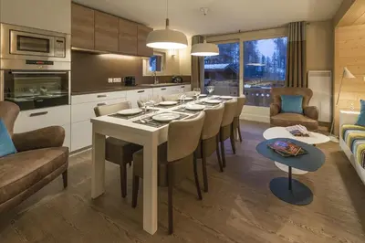 Cuisine ou kitchenette dans l'établissement Les Chalets Du Jardin Alpin