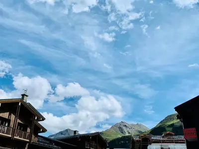 Vue générale sur la montagne ou vue sur la montagne depuis l'appartement