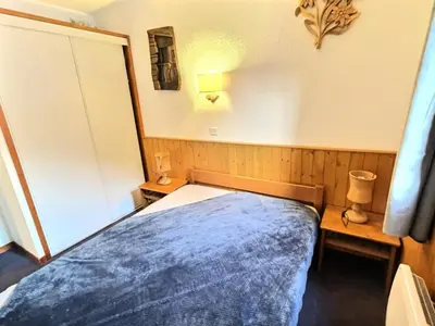 Un ou plusieurs lits dans un hébergement de l'établissement Résidence Les Jardins De Val - Appartement 2 pièces Cabine 6 personnes à Val d'isère à 350m du centre du village et 450m des pistes, place de parking incluse MAE-2664
