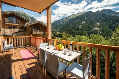 Vue générale sur la montagne ou vue sur la montagne depuis l'appartement