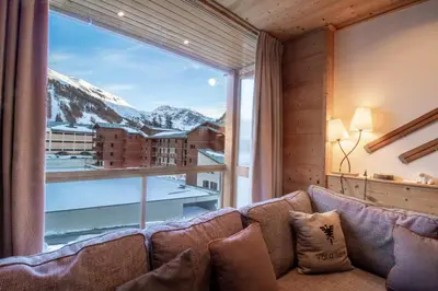 Vue générale sur la montagne ou vue sur la montagne depuis l'appartement