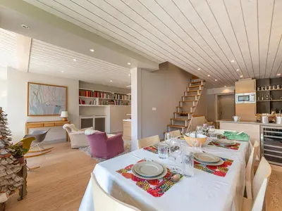 Coin salon dans l'établissement Duplex de luxe 5 pièces pour 8 personnes à Val-d'Isère, WiFi inclus - FR-1-694-439