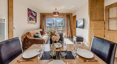 Coin salon dans l'établissement Résidence Les Balcons EtoilÉs - Appartement de standing aux pieds des pistes MAE-9993