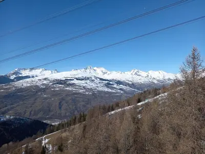 Vue générale sur la montagne ou vue sur la montagne depuis l'appartement