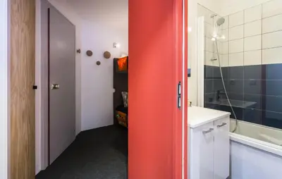 Salle de bains dans l'établissement Résidence Aiguille Rouge - Centre station studio cabine 4 personnes rénové MAE-7944