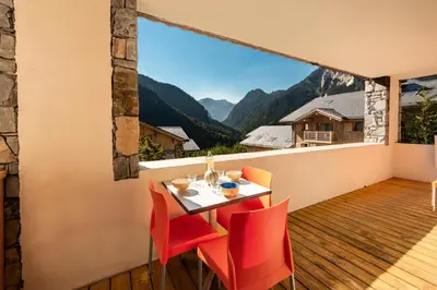 Vue générale sur la montagne ou vue sur la montagne depuis l'appartement