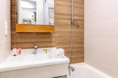 Salle de bains dans l'établissement Chantelouve 319
