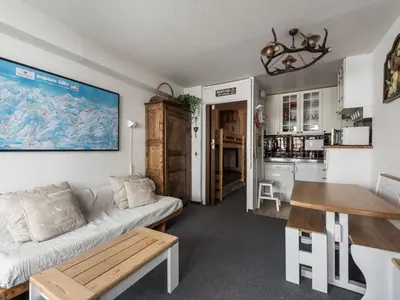 Cuisine ou kitchenette dans l'établissement Studio lumineux skis aux pieds avec balcon à Tignes - FR-1-502-594