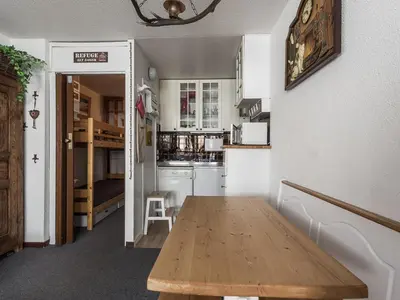 Cuisine ou kitchenette dans l'établissement Studio lumineux skis aux pieds avec balcon à Tignes - FR-1-502-594