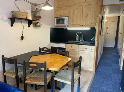 Cuisine ou kitchenette dans l'établissement Appartement confortable ARCS 2000 pour 5 personnes