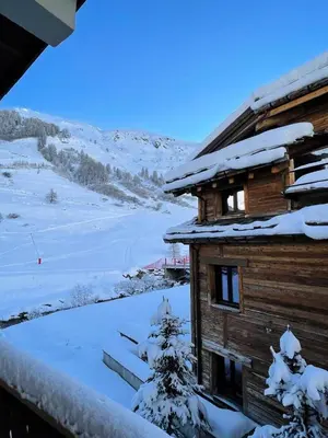 L'établissement Chalet Numero 1 - Magnifique 3 pieces a cote des pistes . Chatelard MAE-1523 en hiver