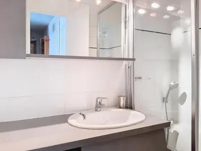 Salle de bains dans l'établissement Résidence Le Santel - 3 pieces · La Daille · Ski aux pieds MAE-1733