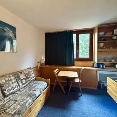 Studette cosy au centre