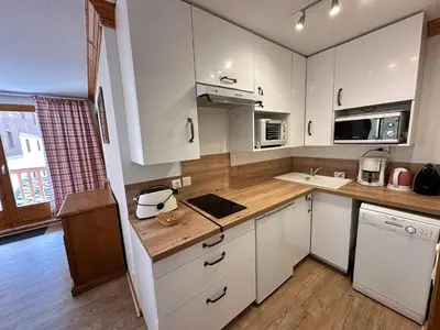 Cuisine ou kitchenette dans l'établissement Appartement Lanslebourg, 6 pers, tout confort - FR-1-508-309