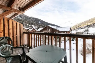 Vue générale sur la montagne ou vue sur la montagne depuis l'appartement
