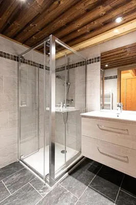 Salle de bains dans l'établissement Résidence Le Criterium - Résidence Le Critérium 3Chalet E Appartement 8 MAE-1903