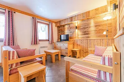 Télévision ou salle de divertissement dans l'établissement Résidence Le Criterium - Résidence Le Critérium 3Chalet D Appartement 17 MAE-1943