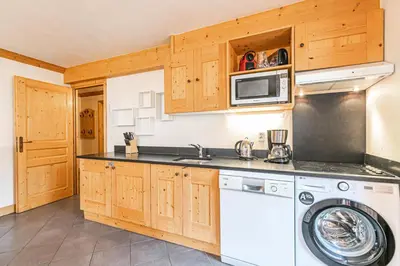 Cuisine ou kitchenette dans l'établissement Résidence Le Criterium - Résidence Le Critérium 3 Chalet A Appartement 1 MAE-1993