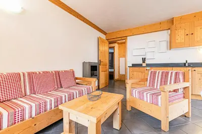 Cuisine ou kitchenette dans l'établissement Résidence Le Criterium - Résidence Le Critérium 3 Chalet A Appartement 1 MAE-1993