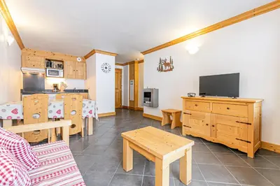 Télévision ou salle de divertissement dans l'établissement Résidence Le Criterium - Résidence Le Critérium 3Chalet D Appartement 12 MAE-2003