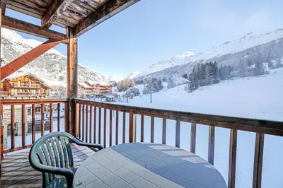 Vue générale sur la montagne ou vue sur la montagne depuis l'appartement