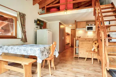 Cuisine ou kitchenette dans l'établissement Résidence Le Soliet 1 - Appartement 2 pièces mezzanine - 6 personnes MAE-2013