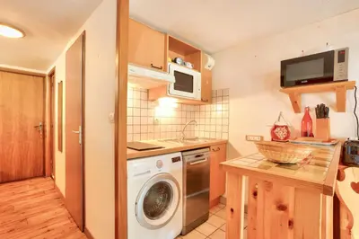 Cuisine ou kitchenette dans l'établissement Résidence Le Soliet 1 - Appartement 2 pièces mezzanine - 6 personnes MAE-2013