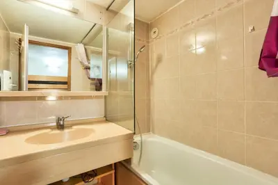 Salle de bains dans l'établissement Résidence Le Soliet 1 - Appartement 2 pièces mezzanine - 6 personnes MAE-2013