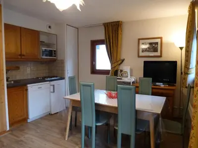 Cuisine ou kitchenette dans l'établissement Résidence Les Essarts - 3 Pièces pour 6 Personnes MAE-2053