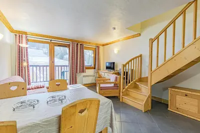 Télévision ou salle de divertissement dans l'établissement Résidence Le Criterium - Résidence Le Critérium 3 Chalet A Appartement 5 MAE-2063