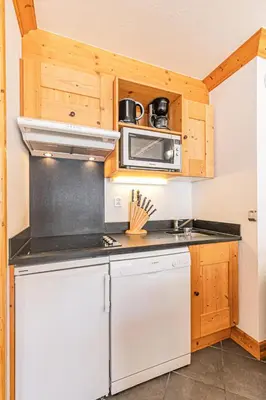 Cuisine ou kitchenette dans l'établissement Résidence Le Criterium - Résidence Le Critérium 3Chalet D Appartement 13 MAE-2083