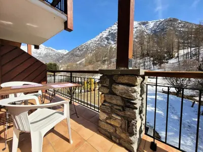 Vue générale sur la montagne ou vue sur la montagne depuis l'appartement