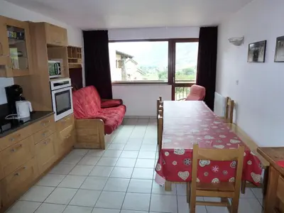 Cuisine ou kitchenette dans l'établissement Résidence Les Balcons Des Curtious - Appartement 8 personnes bien équipé MAE-2163