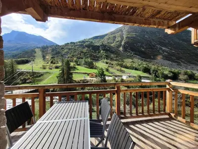 Vue générale sur la montagne ou vue sur la montagne depuis l'appartement