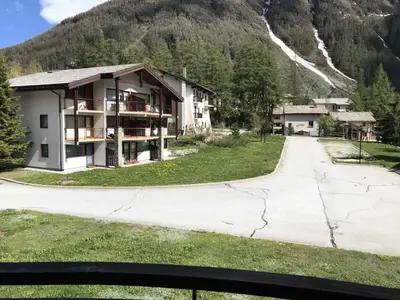 Vue générale sur la montagne ou vue sur la montagne depuis l'appartement