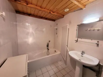 Salle de bains dans l'établissement Résidence Andagne - Appartement spacieux bien situé MAE-2413