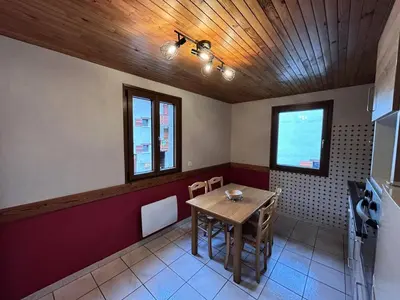 Cuisine ou kitchenette dans l'établissement Résidence Andagne - Appartement spacieux bien situé MAE-2423