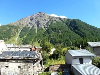 Vue générale sur la montagne ou vue sur la montagne depuis l'appartement
