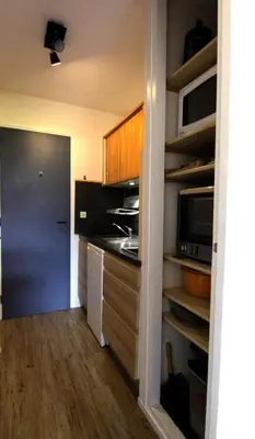 Cuisine ou kitchenette dans l'établissement Résidence Arcelle / Arselle - Studio pour 4 Personnes MAE-2533