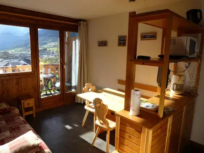 Cuisine ou kitchenette dans l'établissement Résidence Les Pres Du Bois - Studio pour 4 Personnes MAE-2543